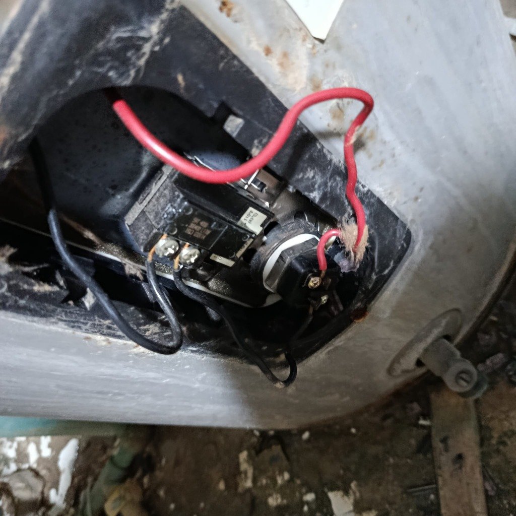 Water Heater Burnt Electrical Wiring Before Repair